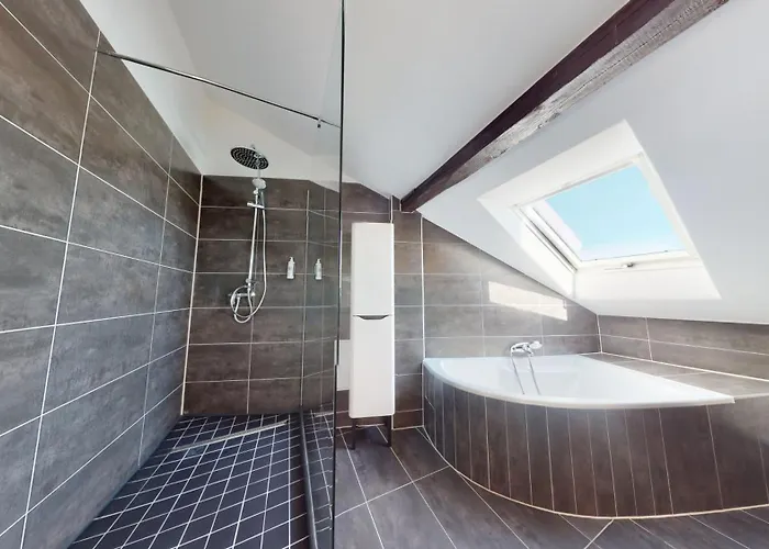 Le Cocon Colmarien - Proche Centre Et Gare - Stationnement Gratuit - 10 Personnes 아파트 콜마